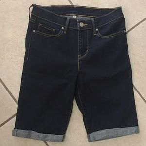 Women's Levi's Bermuda jean Shorts dark wash 28